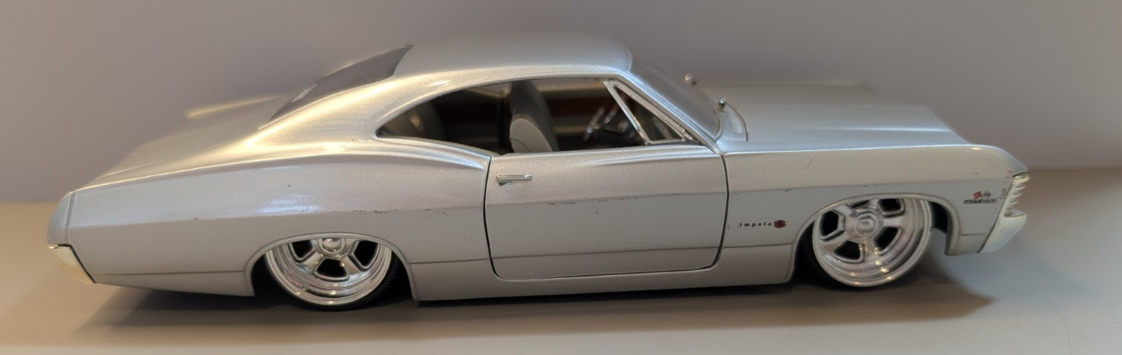 Jada Dub City 50310-9 Scale 1:24 1967 Chevrolet Impala SS Silver Jada Dub City 50310-9 Scale 1:24 1967 Chevrolet Impala SS Silver