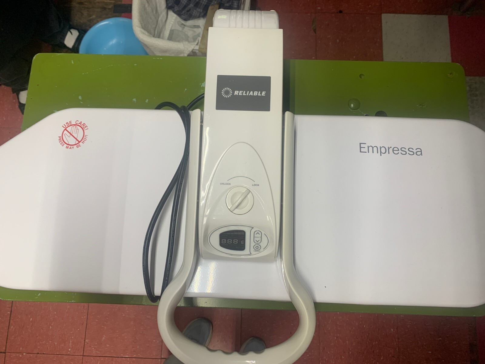 Reliable Empressa S550 LED Digital Steam Press 34\