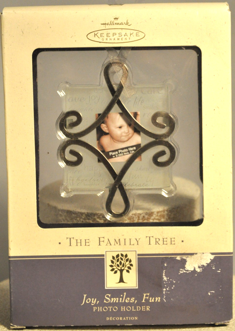 Hallmark The Family Tree - Joy Smiles Fun - Photo Holder Ornament Hallmark The Family Tree - Joy Smiles Fun - Photo Holder Ornament