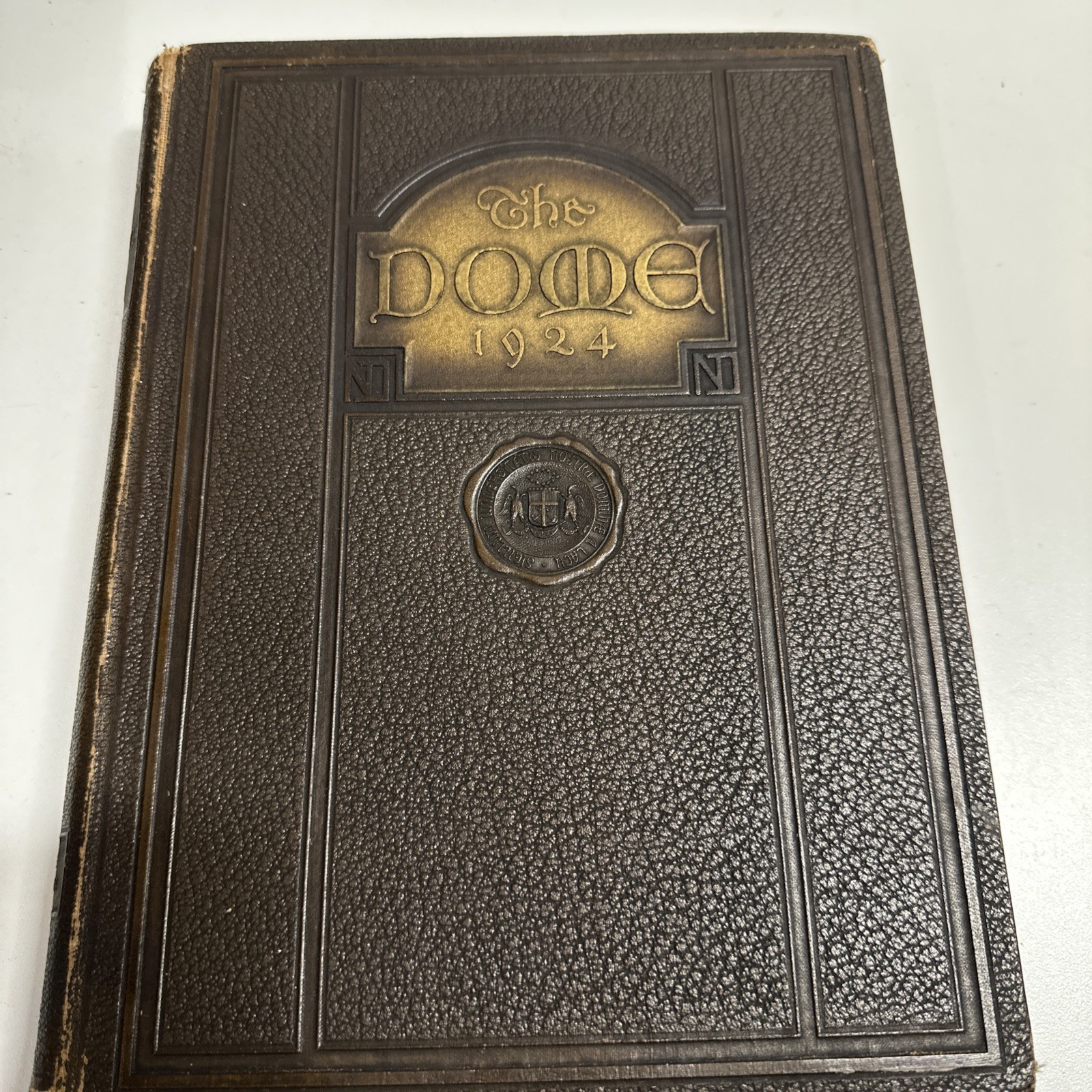 1924/1925 Notre Dame “The Dome” Yearbook Knute Rockne Four Horsemen NATL CHAMPS 1924/1925 Notre Dame “The Dome” Yearbook Knute Rockne Four Horsemen NATL CHAMPS