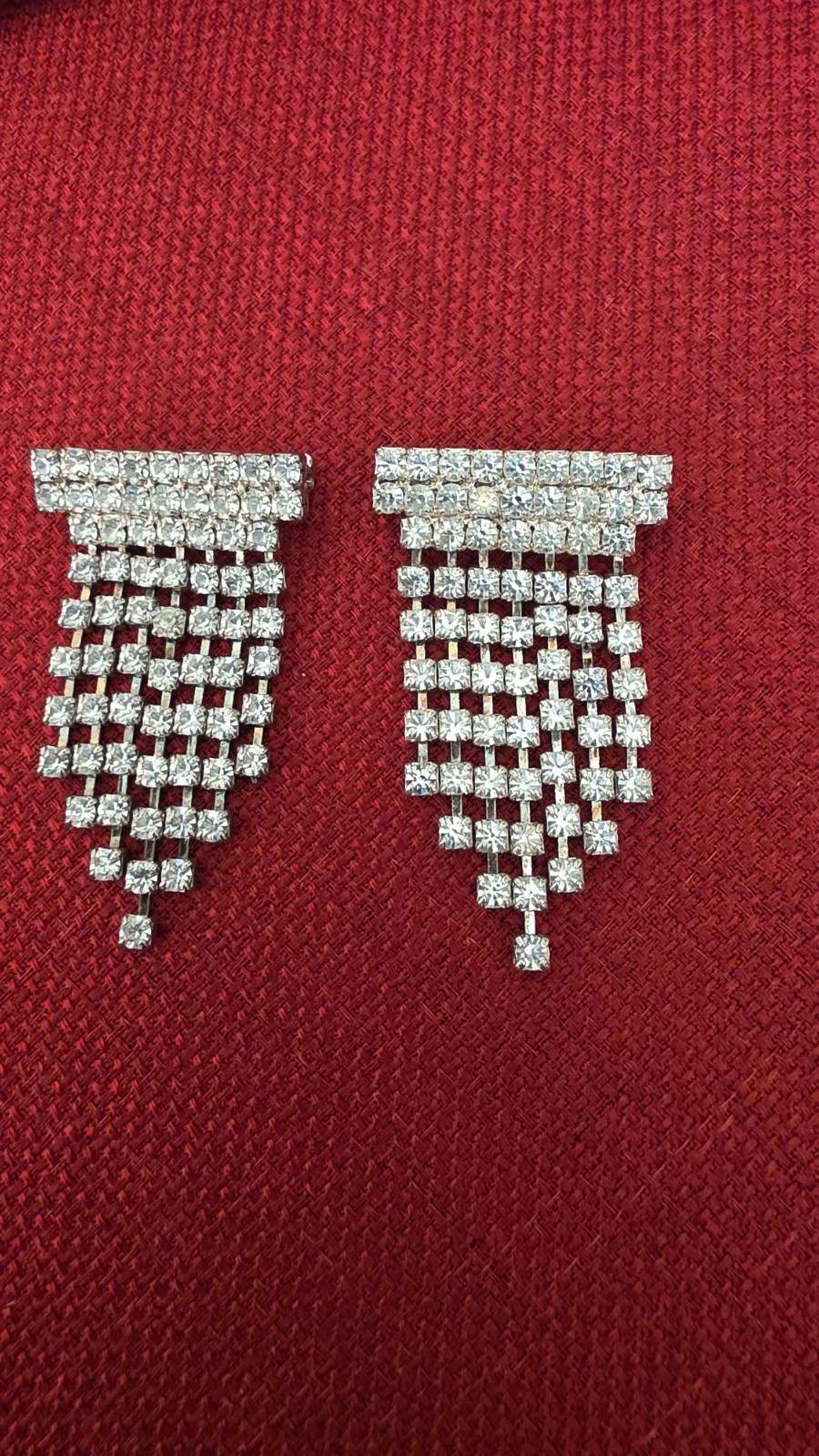 Vintage gorgeous art deco waterfall rhibstones brooch with working clasp