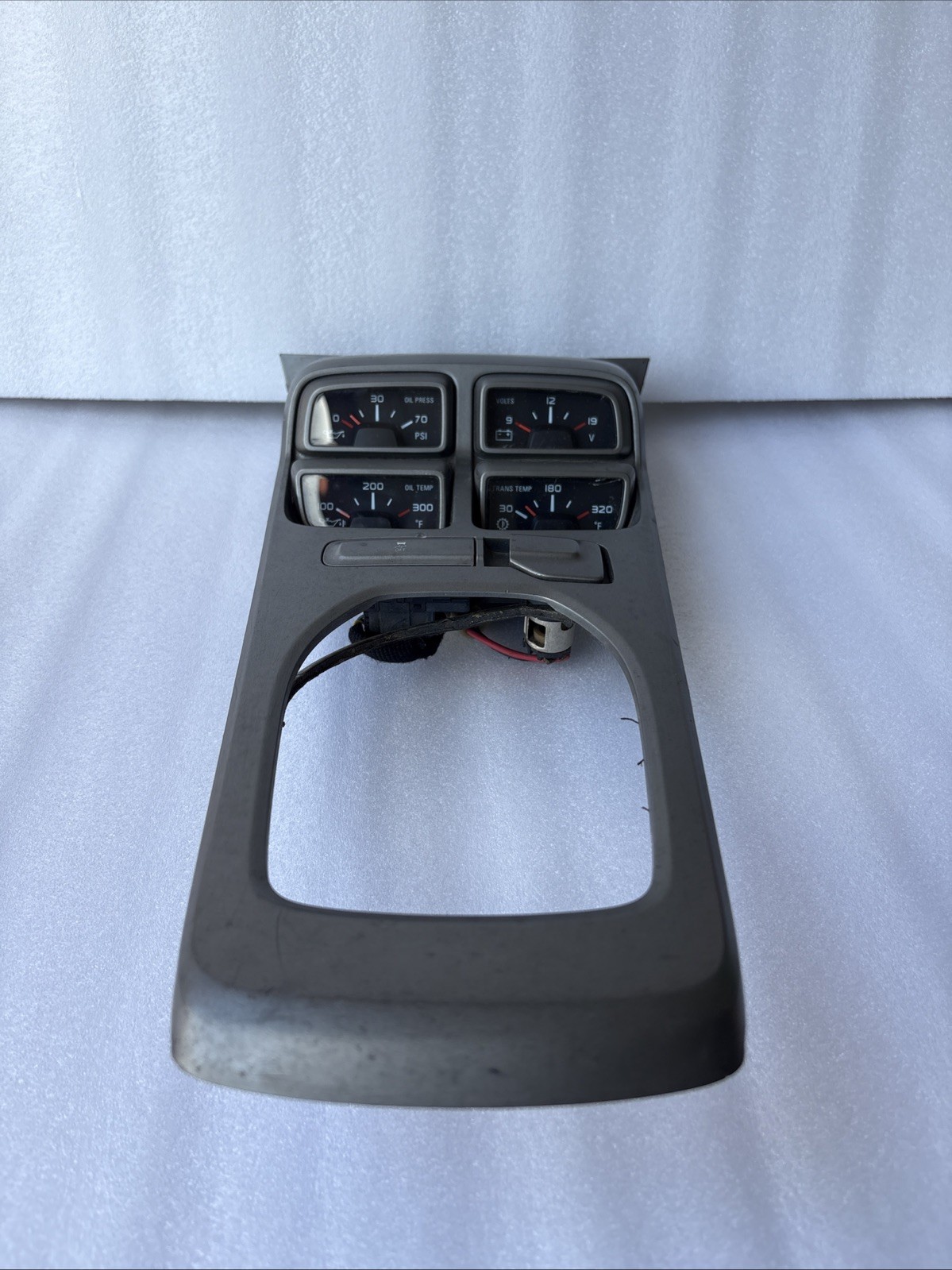 10-15 Camaro Ss Center Console Shifter Bezel Trim Auxiliary Gauge
