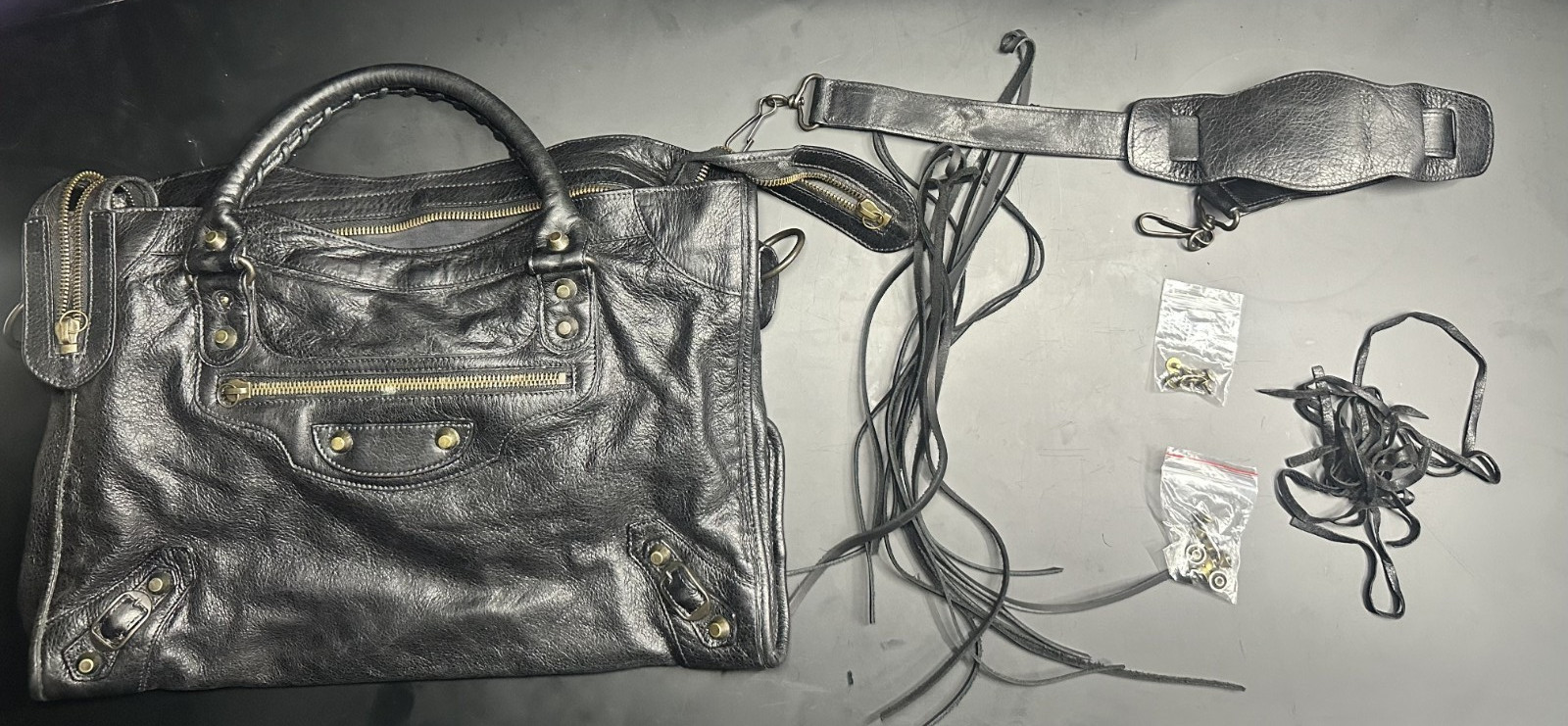 BALENCIAGA The City 115748 Black Leather Handbag (SEE DESCRIPTION)