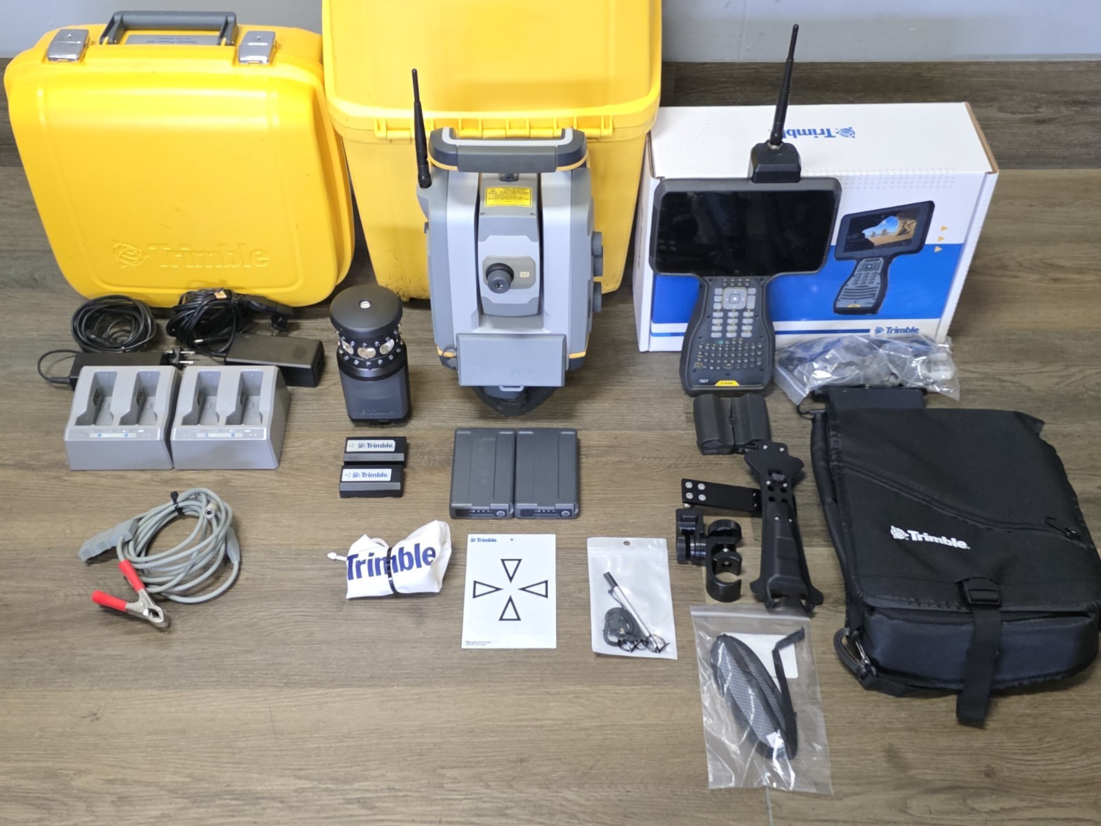 Trimble S7 2” DR+ Robotic Total Station Kit w/ TSC7 V2 Access 2026 MT1000 Vision