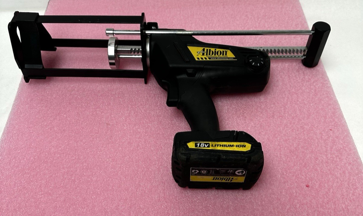 Albion E18T400X10 2-Componet Caulk & Adhesive Gun - 982-4 - 18V with Battery