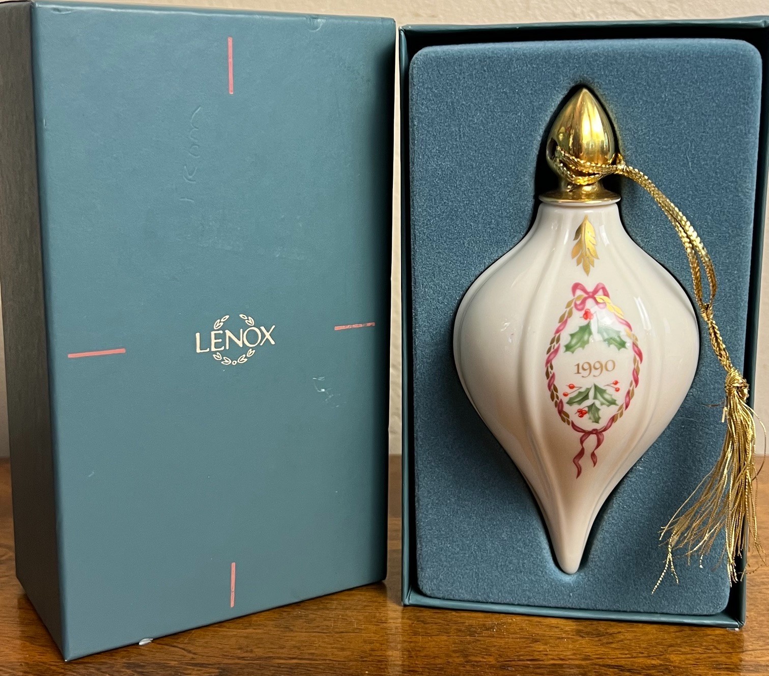 Vintage 1990 LENOX Holiday Teardrop Fine Ivory China Christmas Ornament Vintage 1990 LENOX Holiday Teardrop Fine Ivory China Christmas Ornament