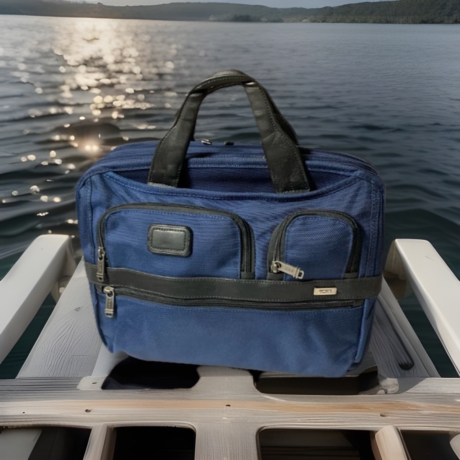 TUMI Alpha 3 Expandable Organizer Laptop Brief Navy TUMI Alpha 3 Expandable Organizer Laptop Brief Navy