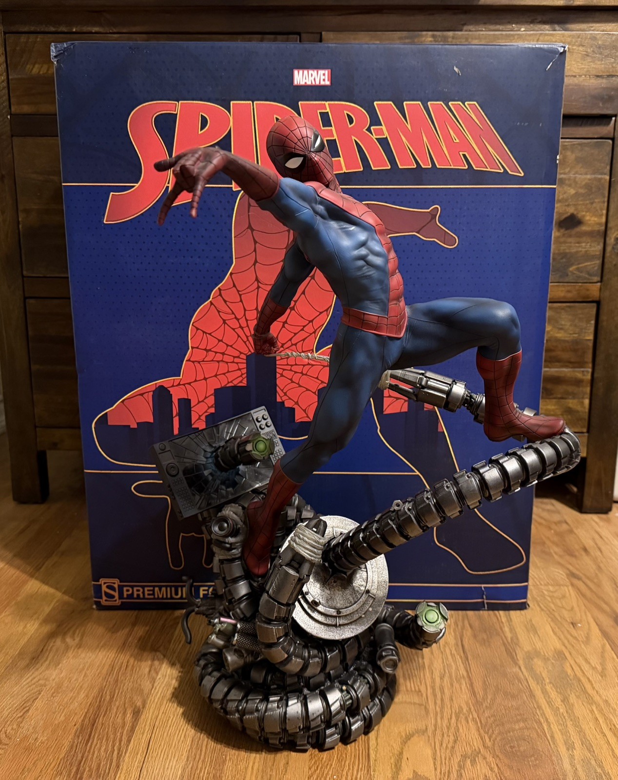 Sideshow Collectibles Premium Format Spider-Man Statue
