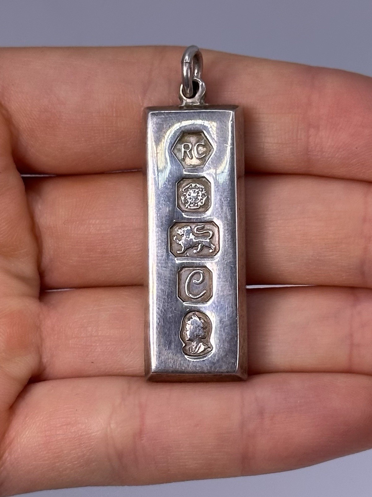 Rare 1977 Carr’s Sheffield Sterling Silver Jubilee Ingot Pendant RC 