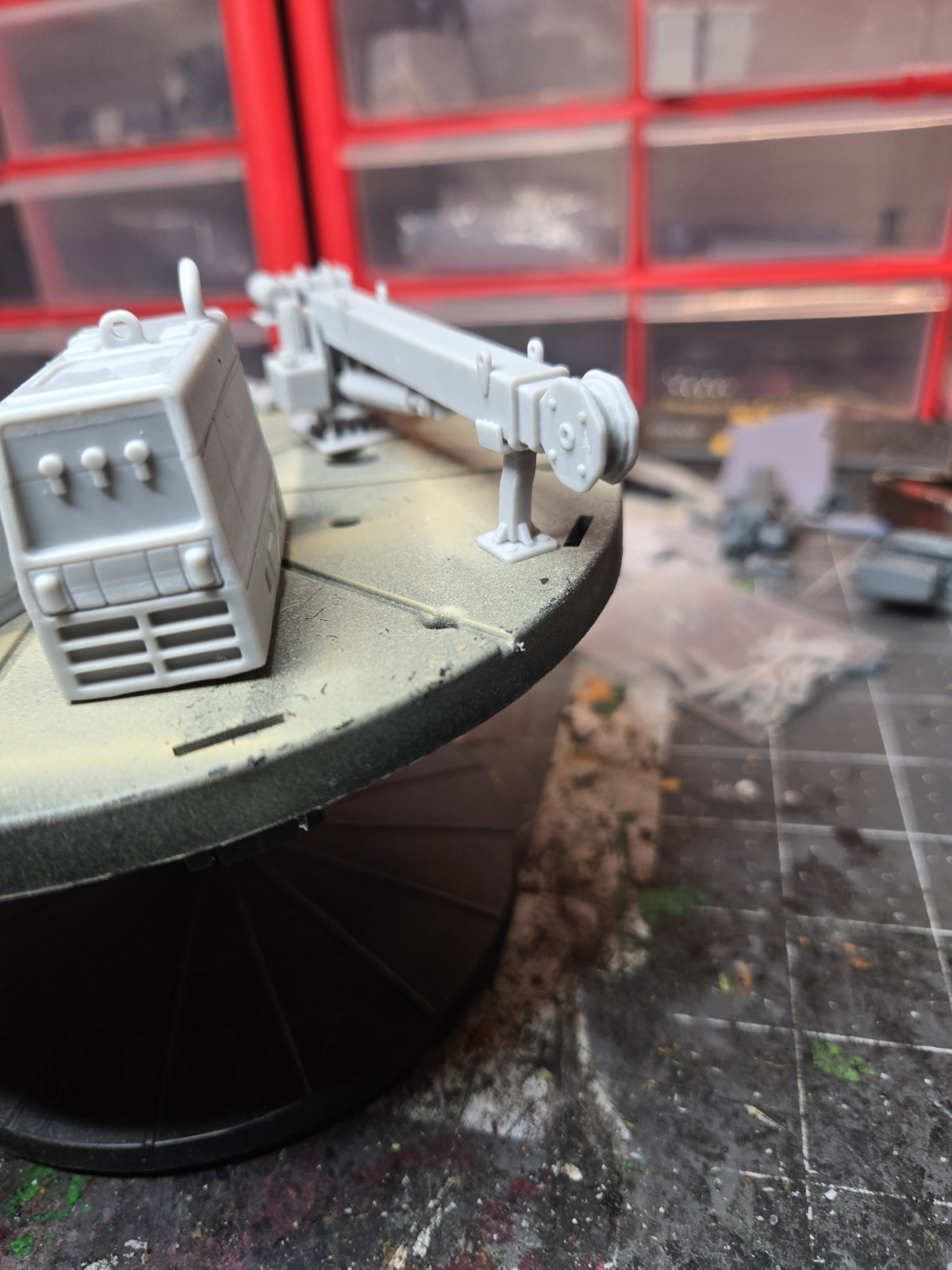 Mechanic Crane Package 1-24 Scale
