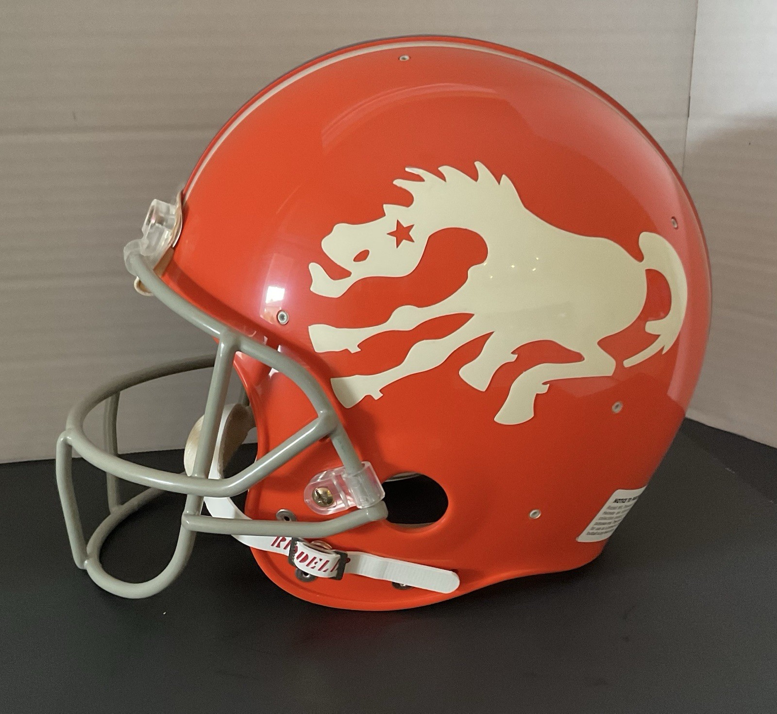 Denver Broncos Throwback Helmet Riddell Pac44 Sz L NWOT Denver Broncos Throwback Helmet Riddell Pac44 Sz L NWOT