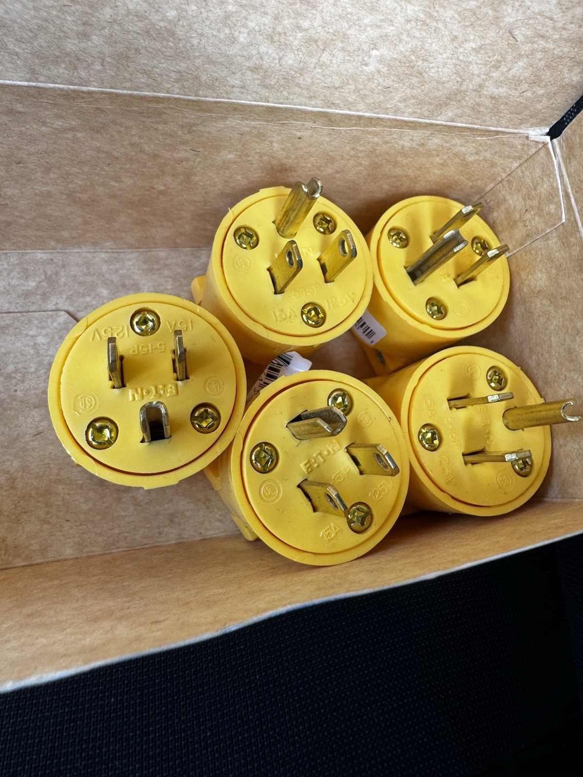 5 Each Plugs-Cooper/Eaton 4867-BOX 15-Amp 125-Volt Heavy-Duty Straight Plugs 5 Each Plugs-Cooper/Eaton 4867-BOX 15-Amp 125-Volt Heavy-Duty Straight Plugs