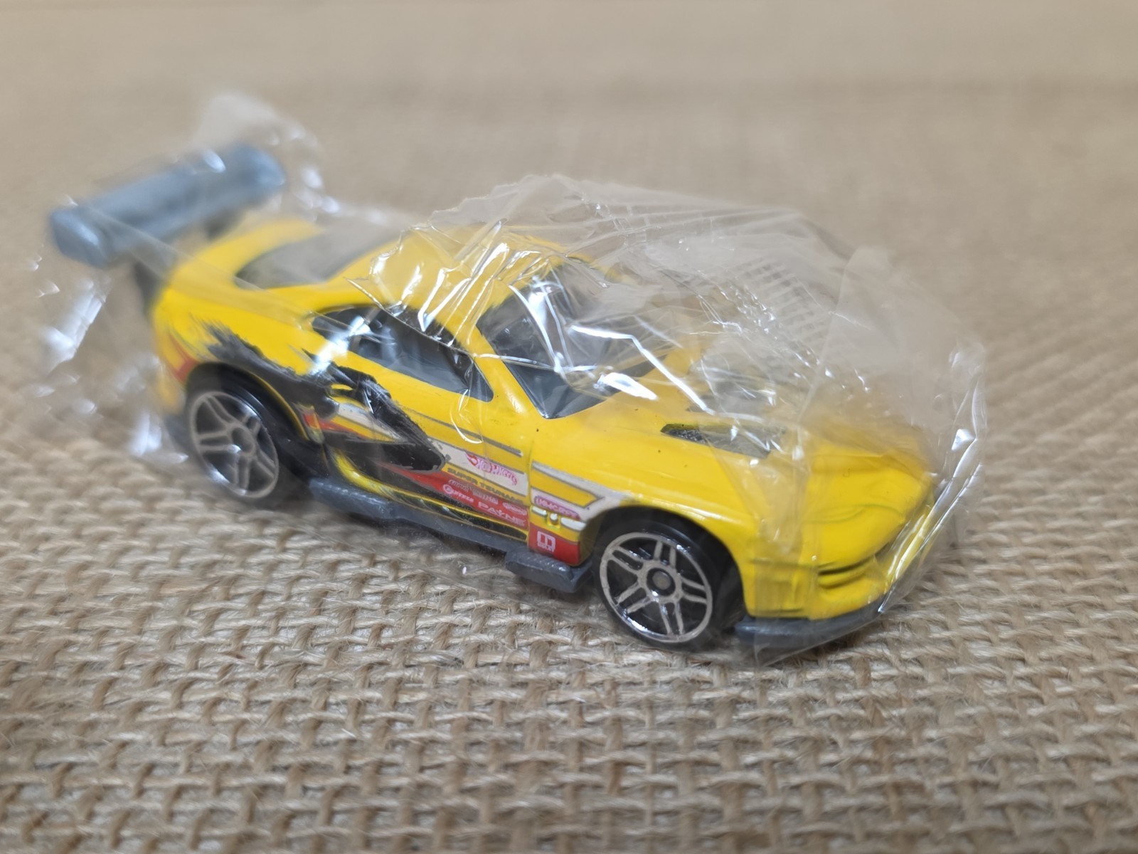 2001 Mattel Hot Wheels Power Pro Car New in Package