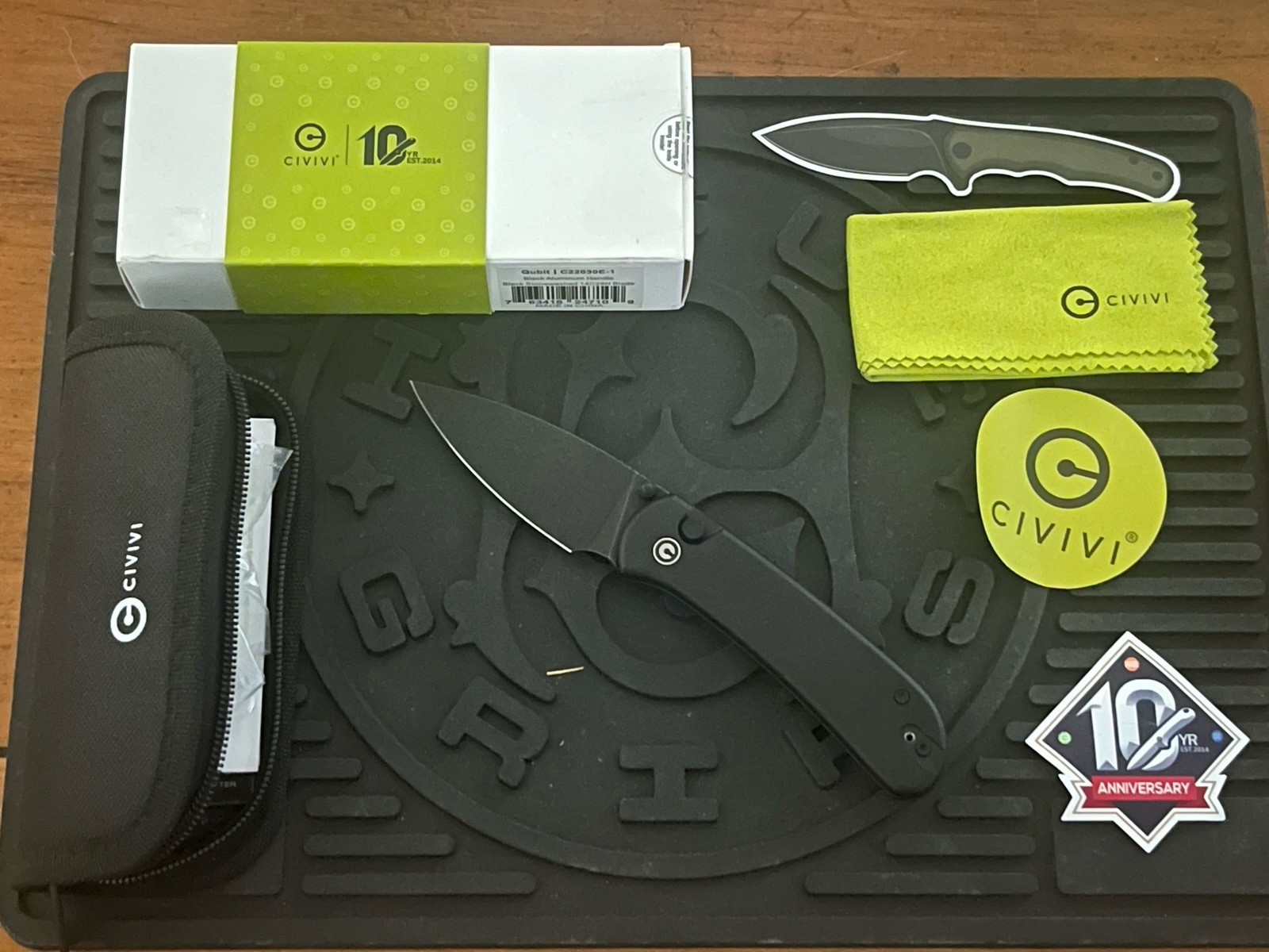 CIVIVI Qubit Button Lock 14C28N Black Blade Matte Aluminum Handle