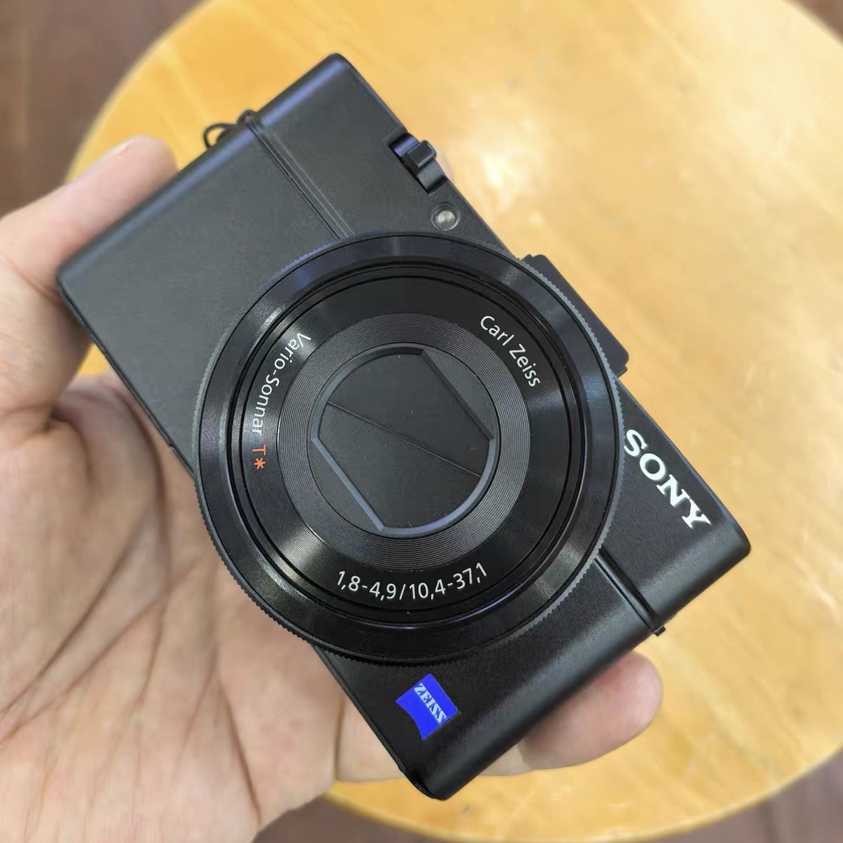 Sony Cyber-Shot DSC-RX100 II RX100M2 20.2MP 3.6x Zoom Digital Camera -95% NEW Sony Cyber-Shot DSC-RX100 II RX100M2 20.2MP 3.6x Zoom Digital Camera -95% NEW