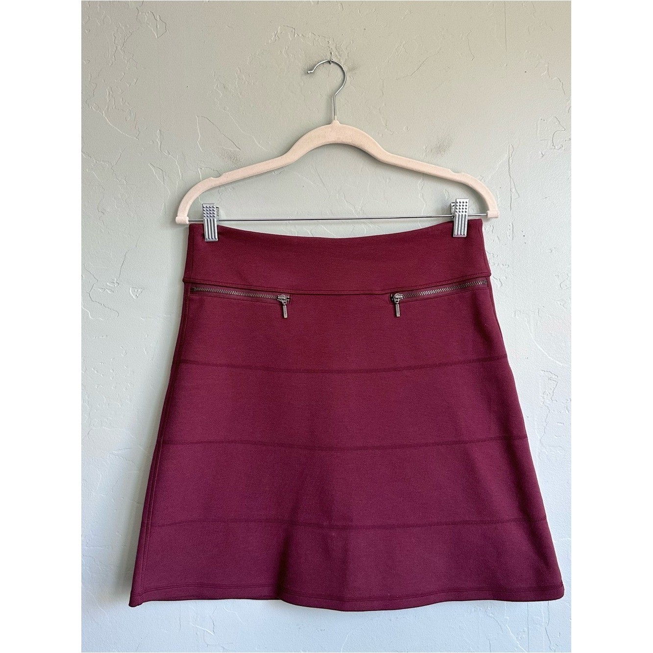 Athleta Strata Ponte Knit Active Skirt Burgundy Small Athleisure Gorpcore EUC
