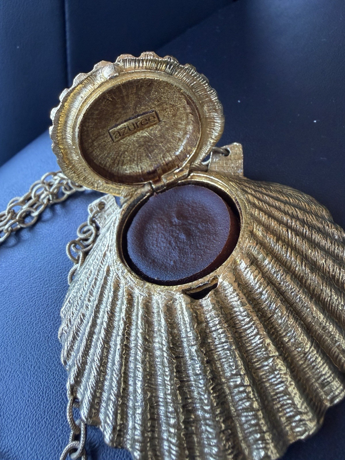 Vintage 1972 Estée Lauder Azurée Golden Seas Solid Perfume Shell Necklace