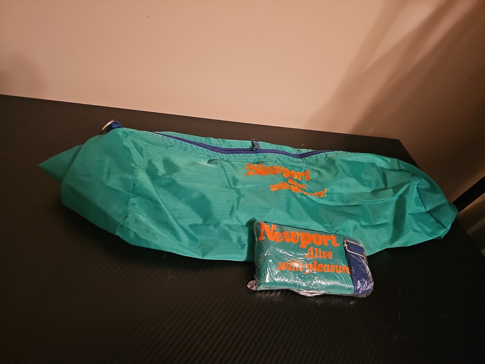 VTG Newport Cigarettes Sport Duffle Bag \'Alive with Pleasure\' Tobacco Promo NOS