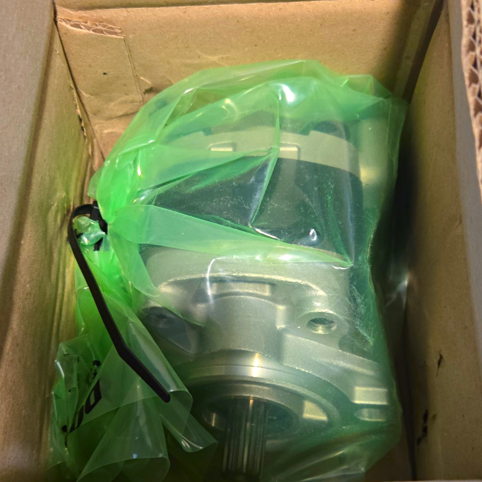 Doosan Bobcat Genuine Parts Main Hydraulic Gear Pump D518253