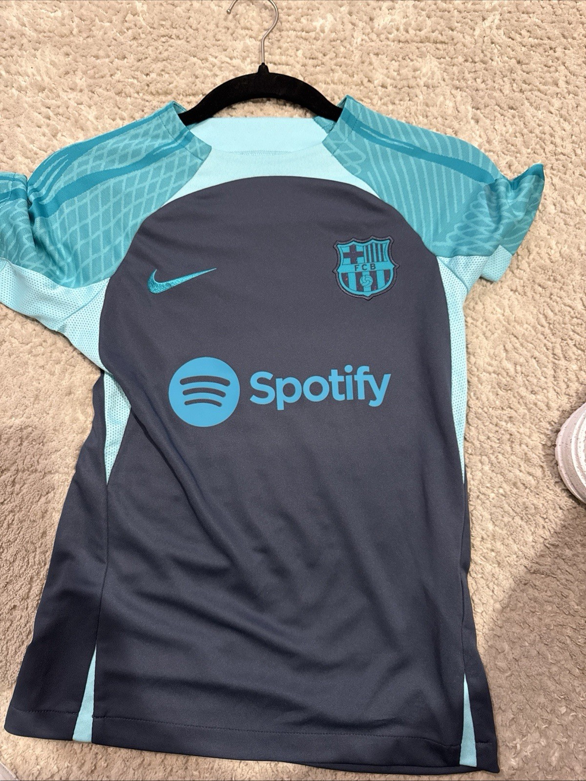 Nike FC Barcelona 23/24 Strike Junior Kids Youth Soccer Jersey Size Medium Nike FC Barcelona 23/24 Strike Junior Kids Youth Soccer Jersey Size Medium