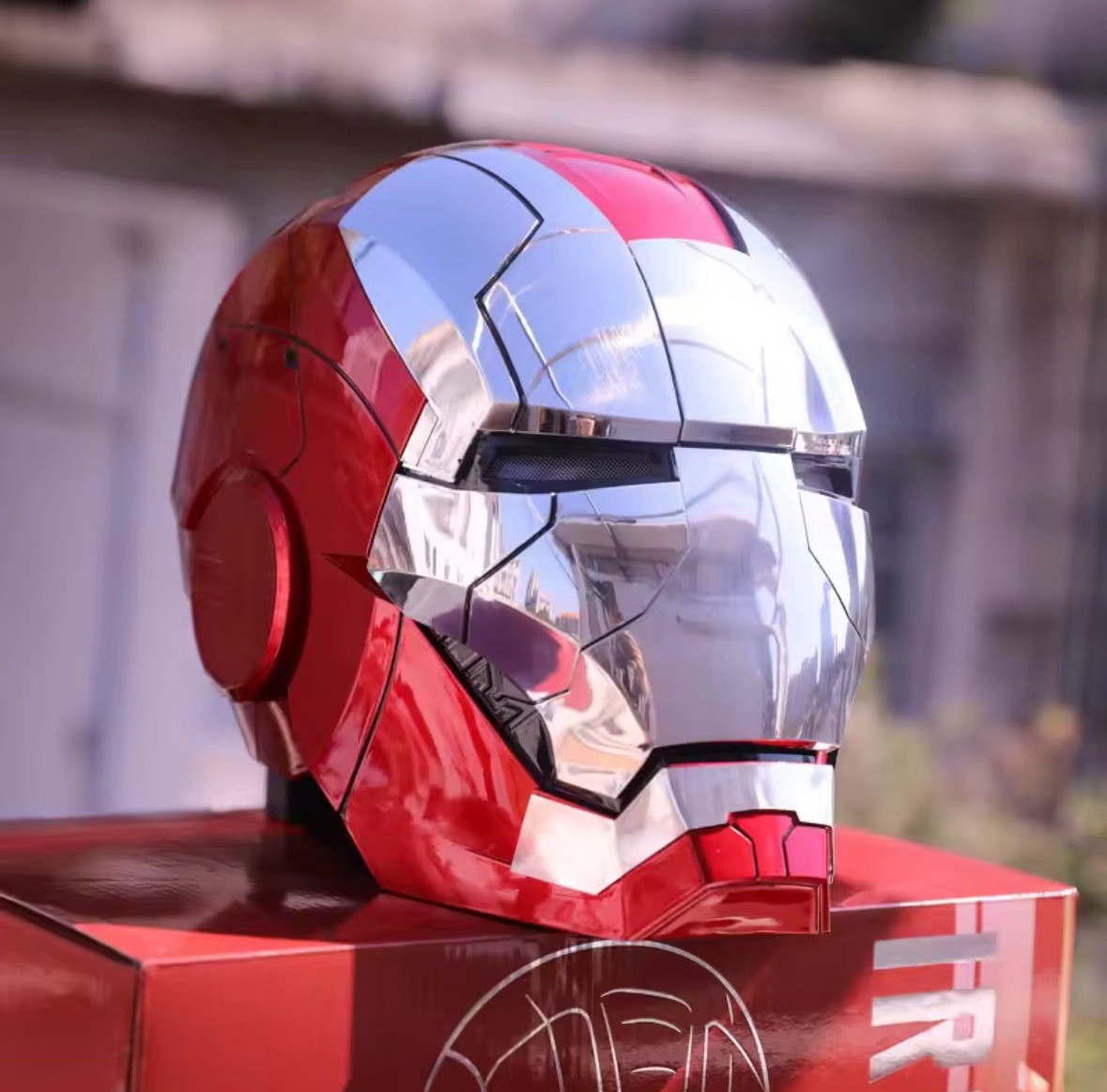 IRON MAN MARVEL MK5 VOICE CONTROL MODEL 1:1 CAR OPENING AND CLOSING HELMET