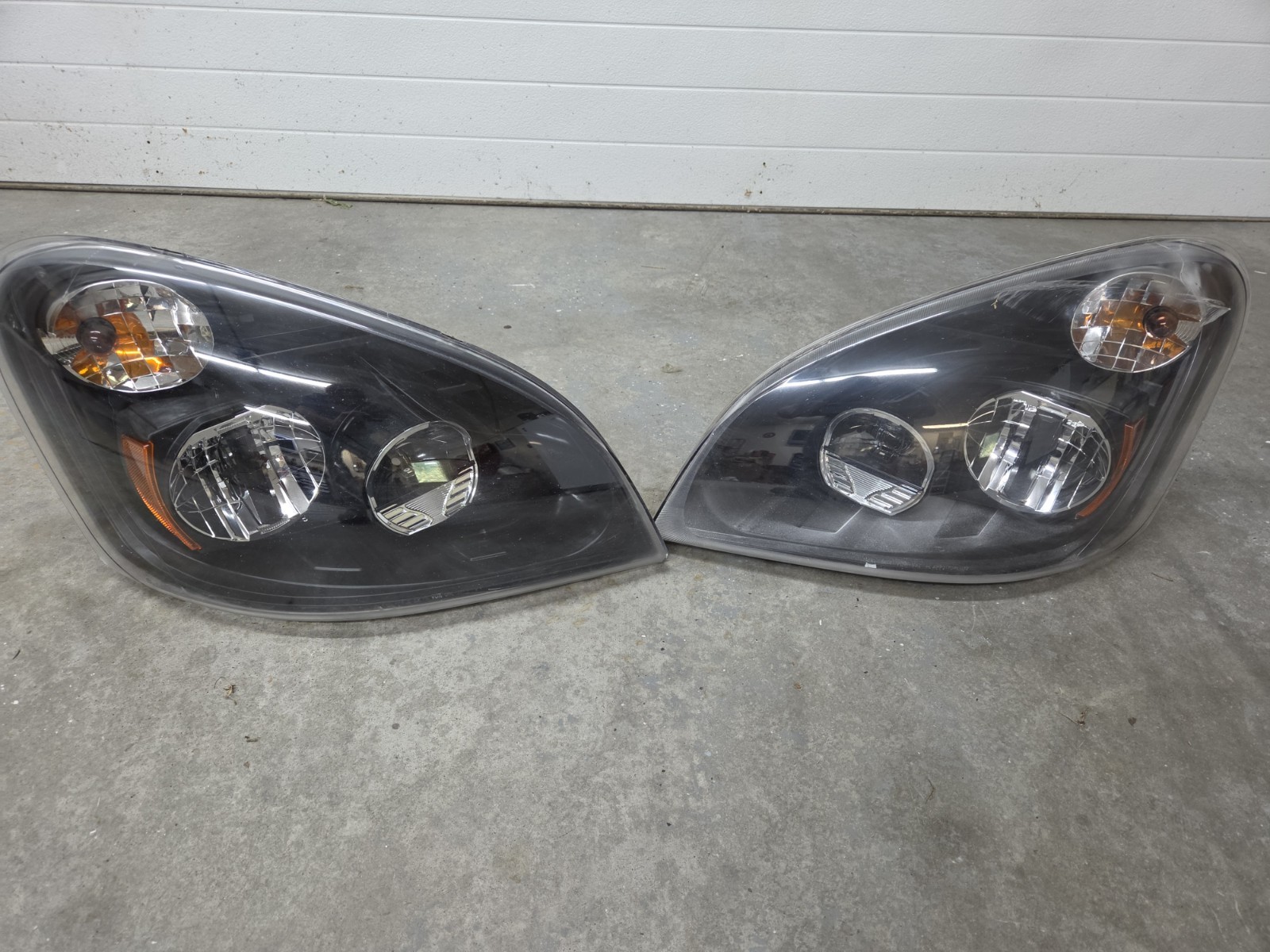 headlight assembly pair
