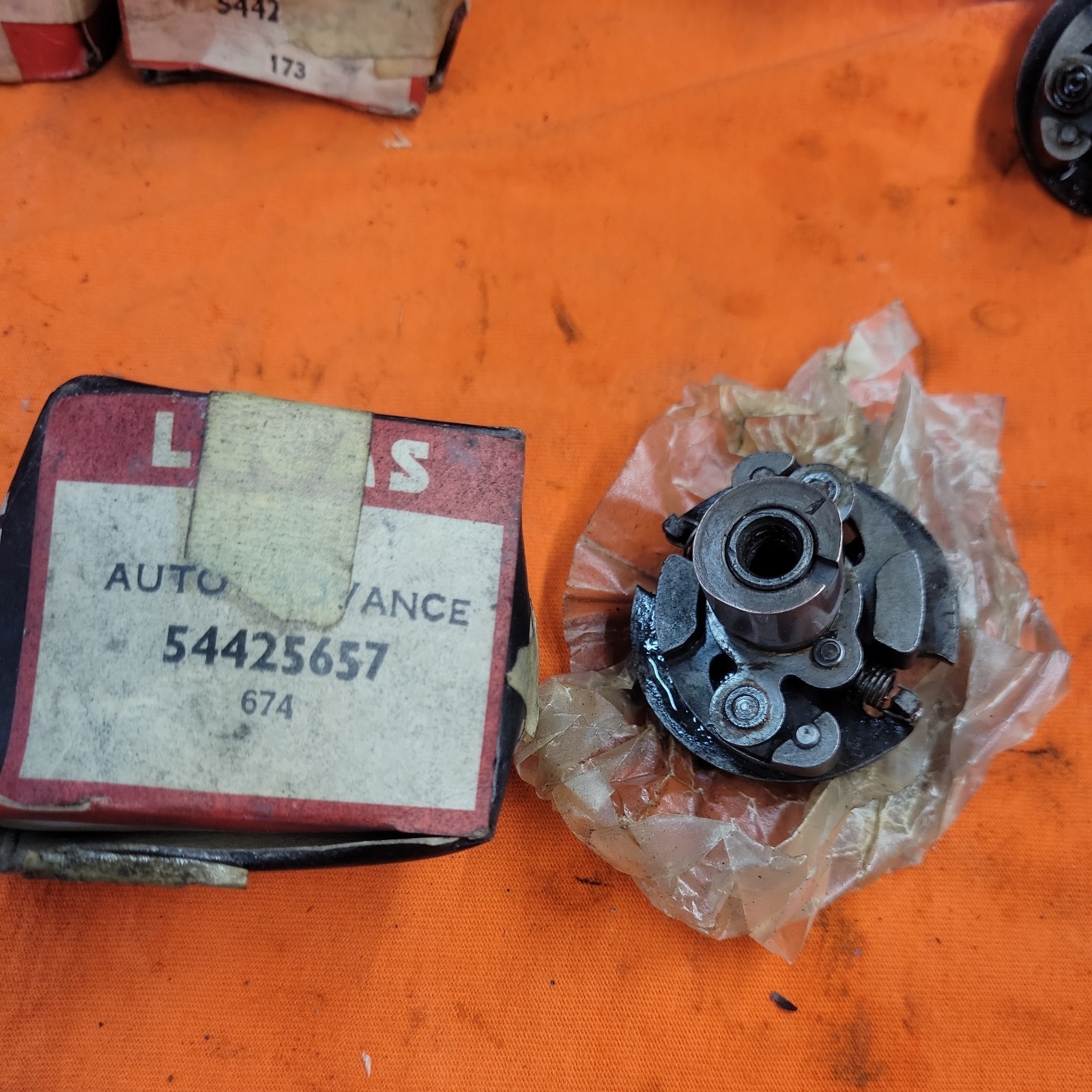  LUCAS AUTOMATIC ADVANCE UNIT 12° CW 54425657 TRIUMPH 500 650 750 1968-1977