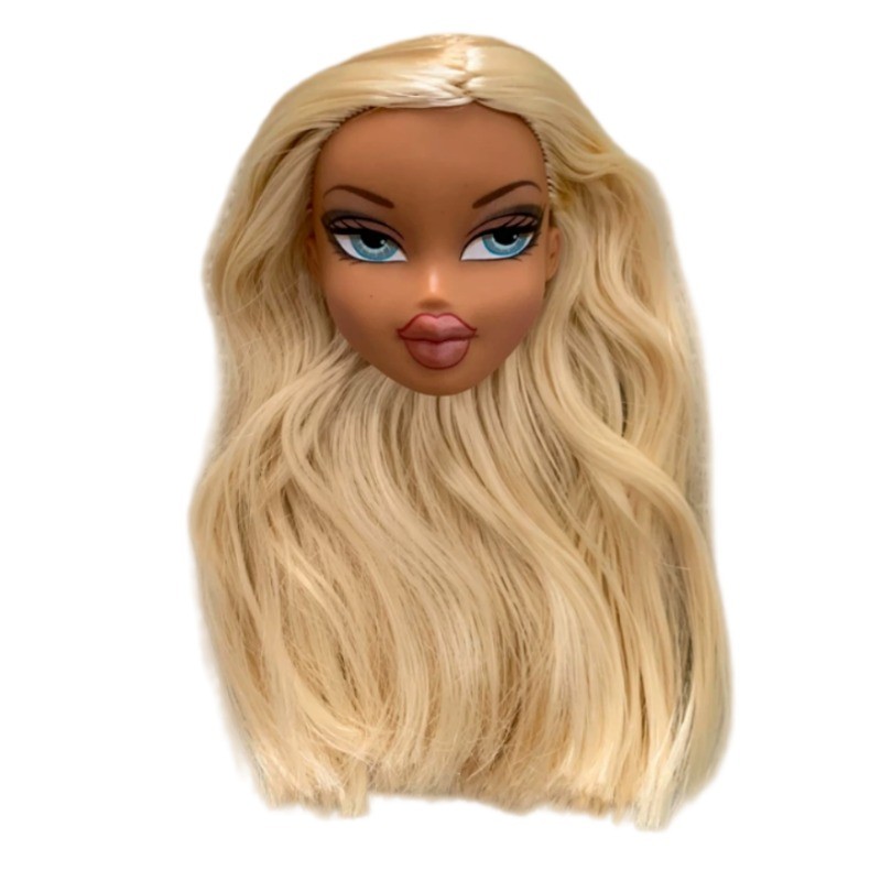 2001 Bratz Passion 4 Fashion Series Cloe Head Sculpture
