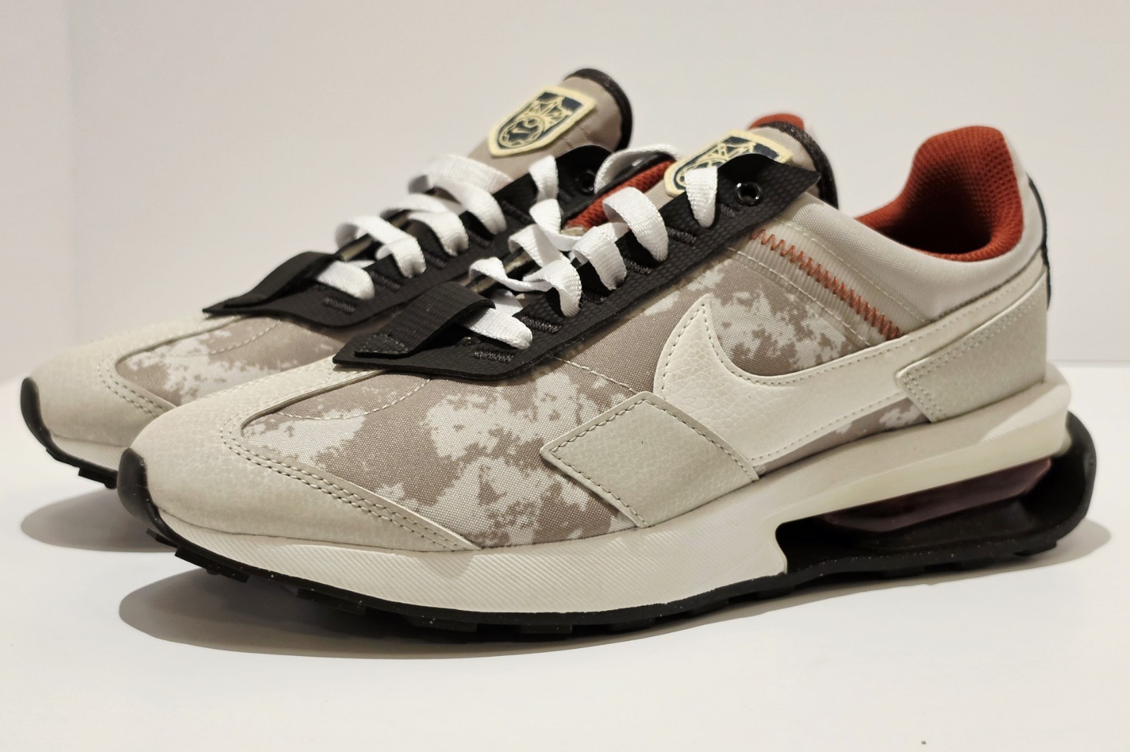 Nike Air Max Pre-Day \'Social FC\' Men DQ4067-200 US 8 Nike Air Max Pre-Day \'Social FC\' Men DQ4067-200 US 8