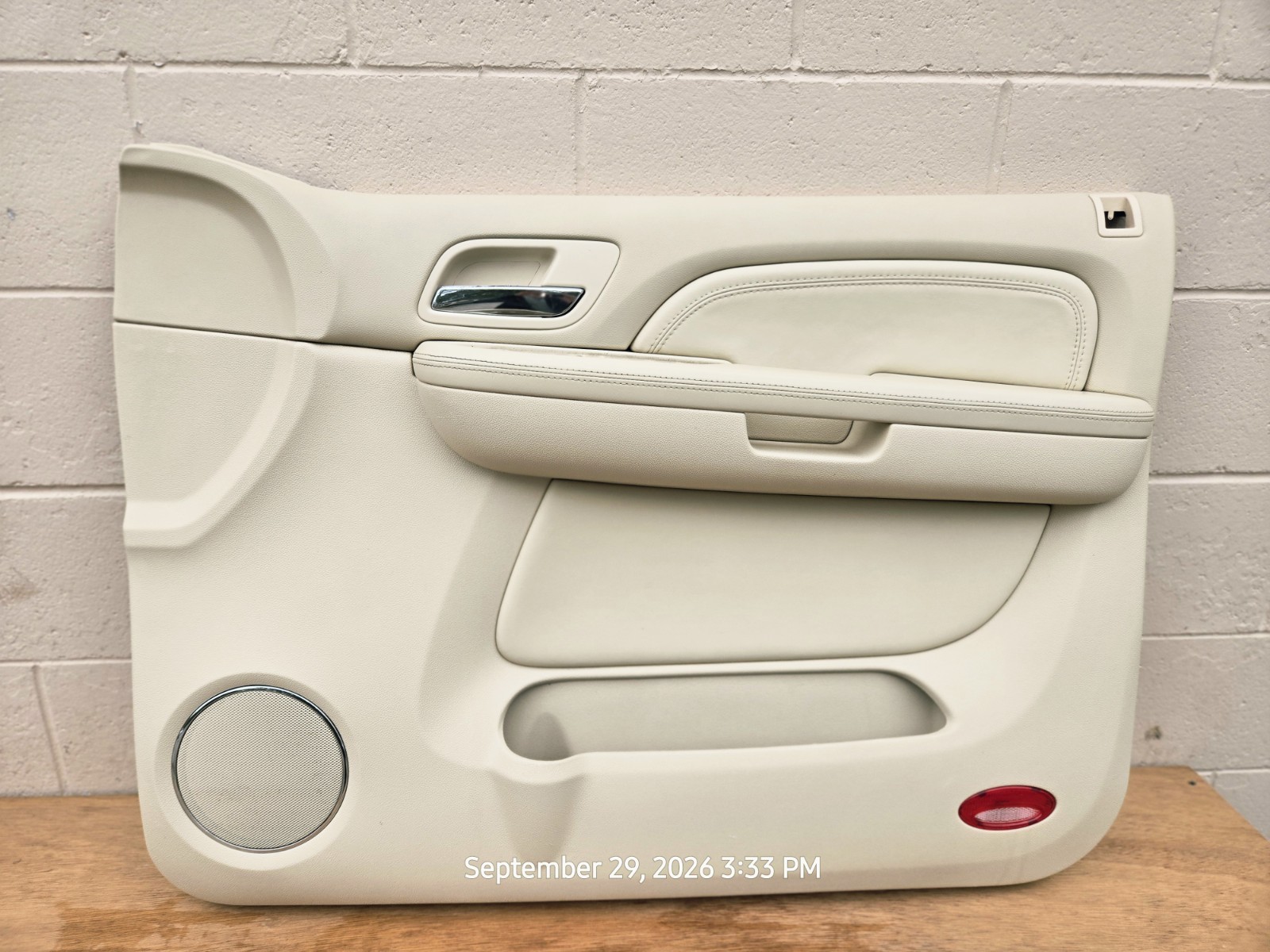 Clean 2009 Cadillac Escalade Front Interior Door Panels Cards OEM Tan Ivory 