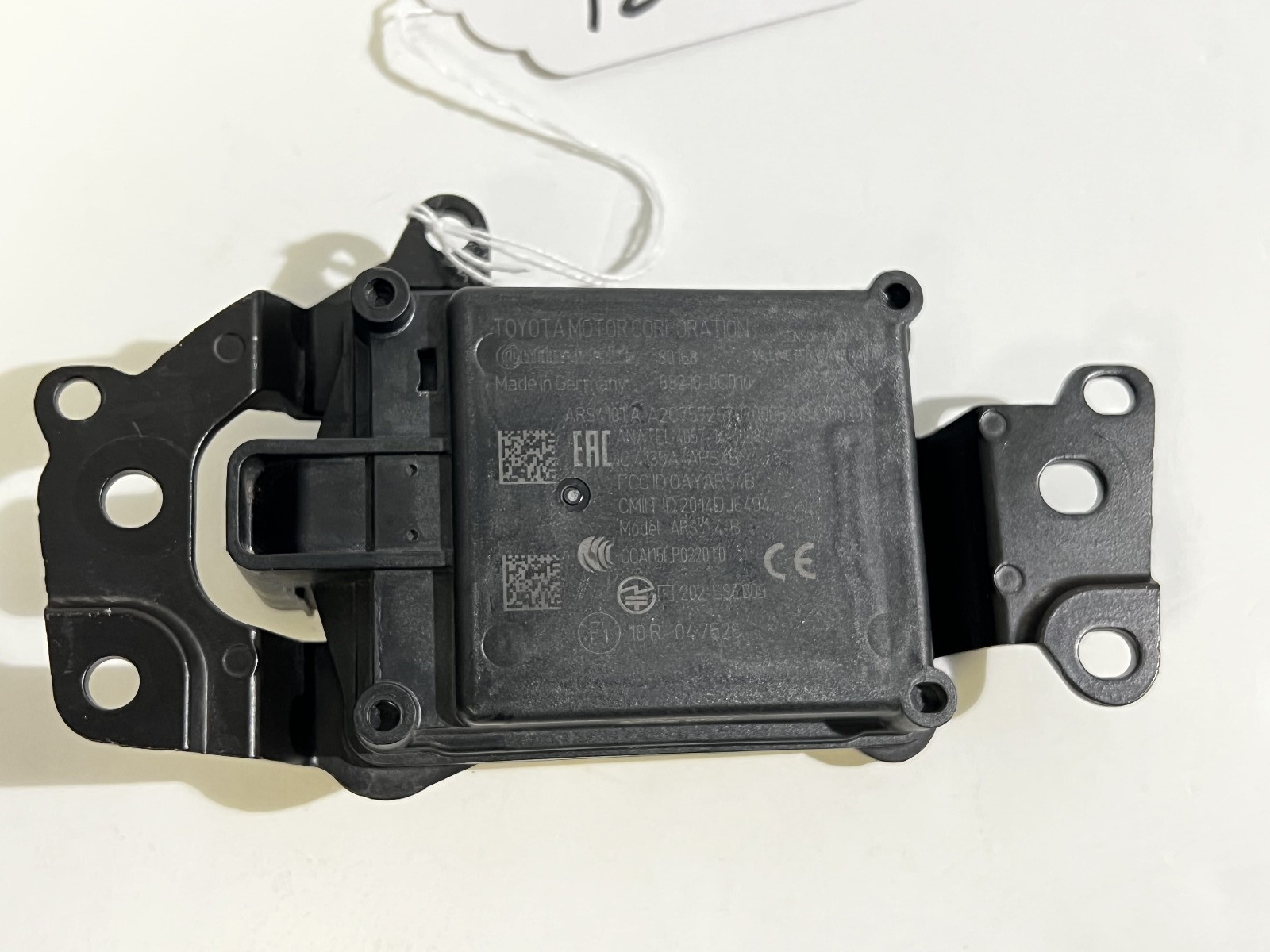 2017-2020 Toyota Tundra Front OEM Radar Distance Sensor 88210-0c010 2017-2020 Toyota Tundra Front OEM Radar Distance Sensor 88210-0c010