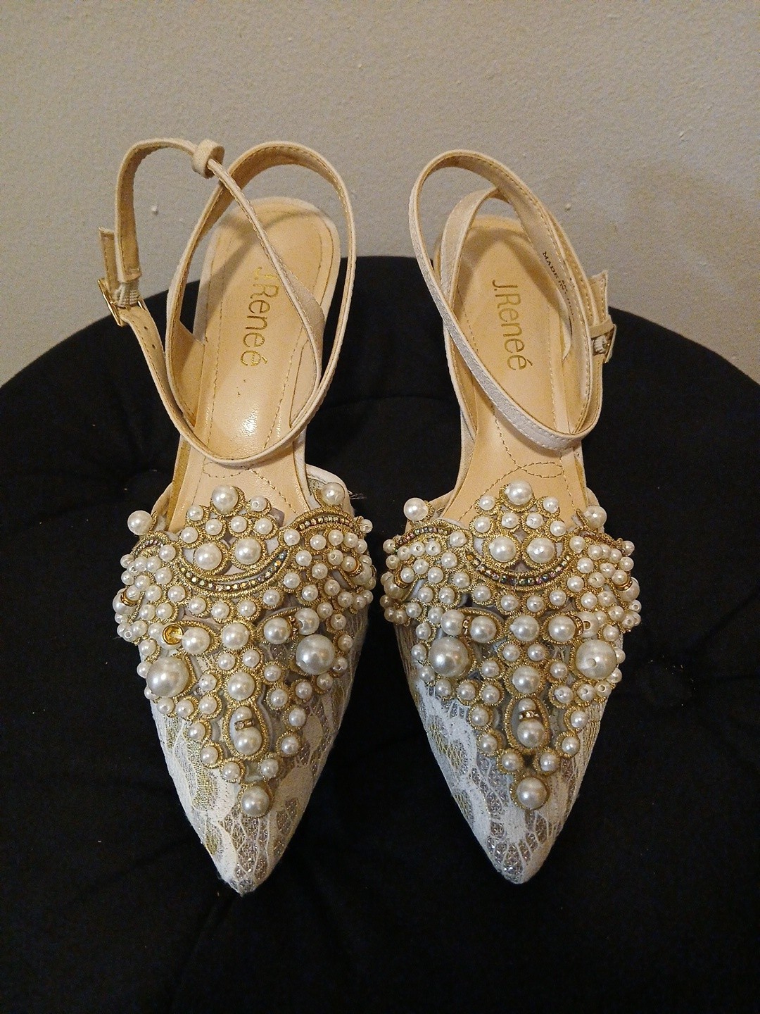 J. Renee Desdemona Ivory Pearl Ankle Strap Floral Lace Shoe Size 8 J. Renee Desdemona Ivory Pearl Ankle Strap Floral Lace Shoe Size 8