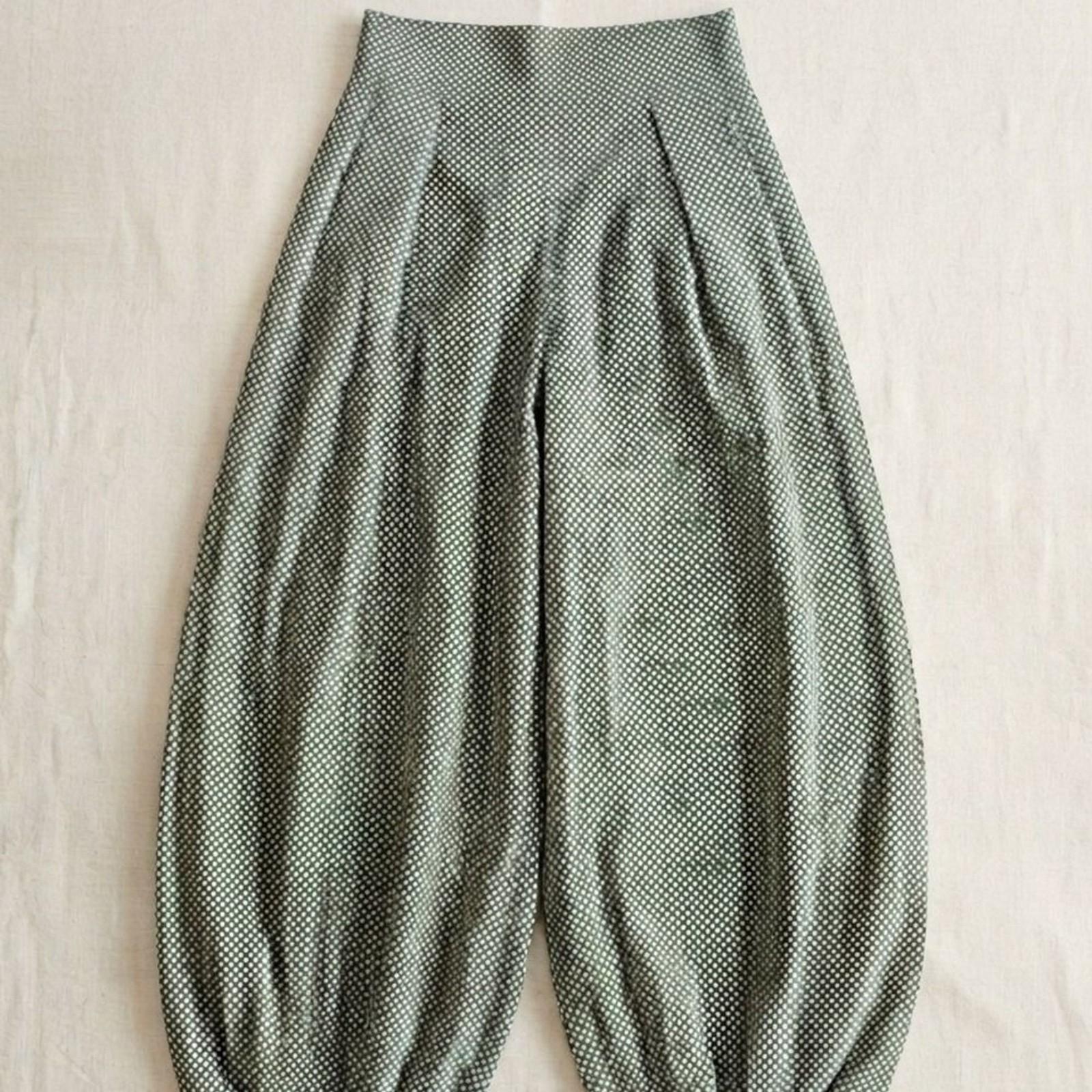 Vintage Green White Checkered High Waisted Harem Flowy Pants Pleated Tapered Leg Vintage Green White Checkered High Waisted Harem Flowy Pants Pleated Tapered Leg