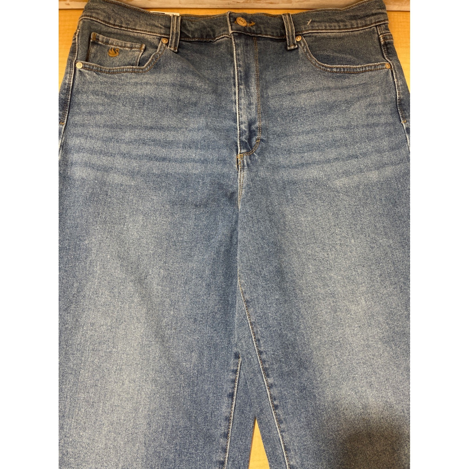 Gloria Vanderbilt Relaxed Straight Jeans Dark Blue High Rise Women Size 14 NWT Gloria Vanderbilt Relaxed Straight Jeans Dark Blue High Rise Women Size 14 NWT