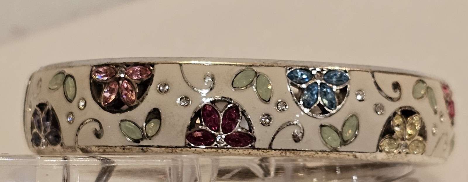 Vintage Brighton Hinged Bangle Bracelet Flower Rhinestones/Enamel & Silvertone Vintage Brighton Hinged Bangle Bracelet Flower Rhinestones/Enamel & Silvertone