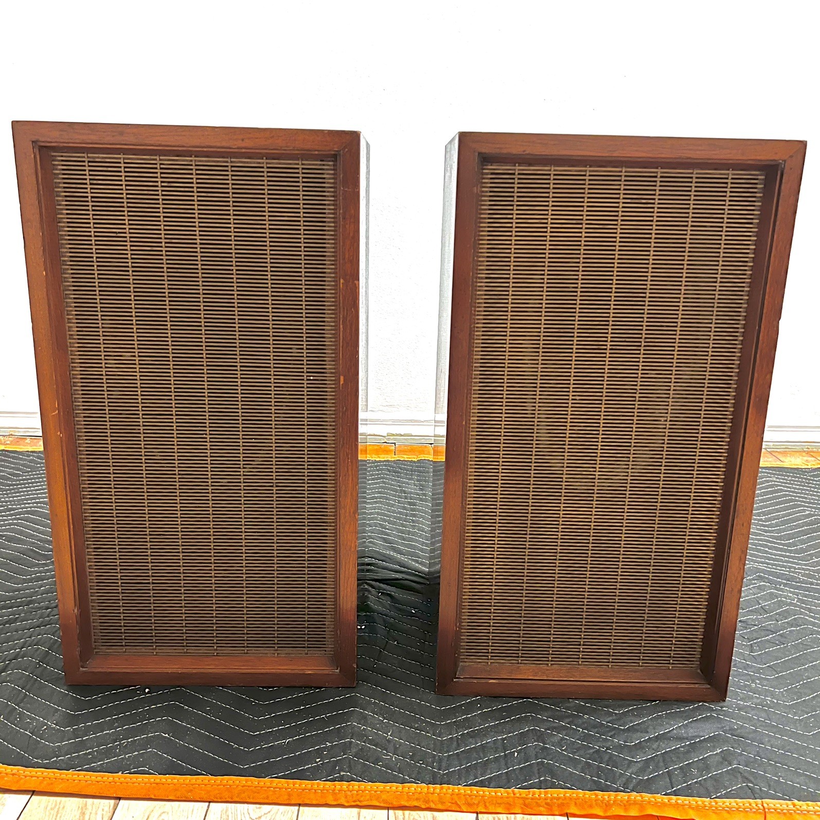 EMI DLS 529 Vintage 2-Way Speakers Very Rare- Pair EMI DLS 529 Vintage 2-Way Speakers Very Rare- Pair