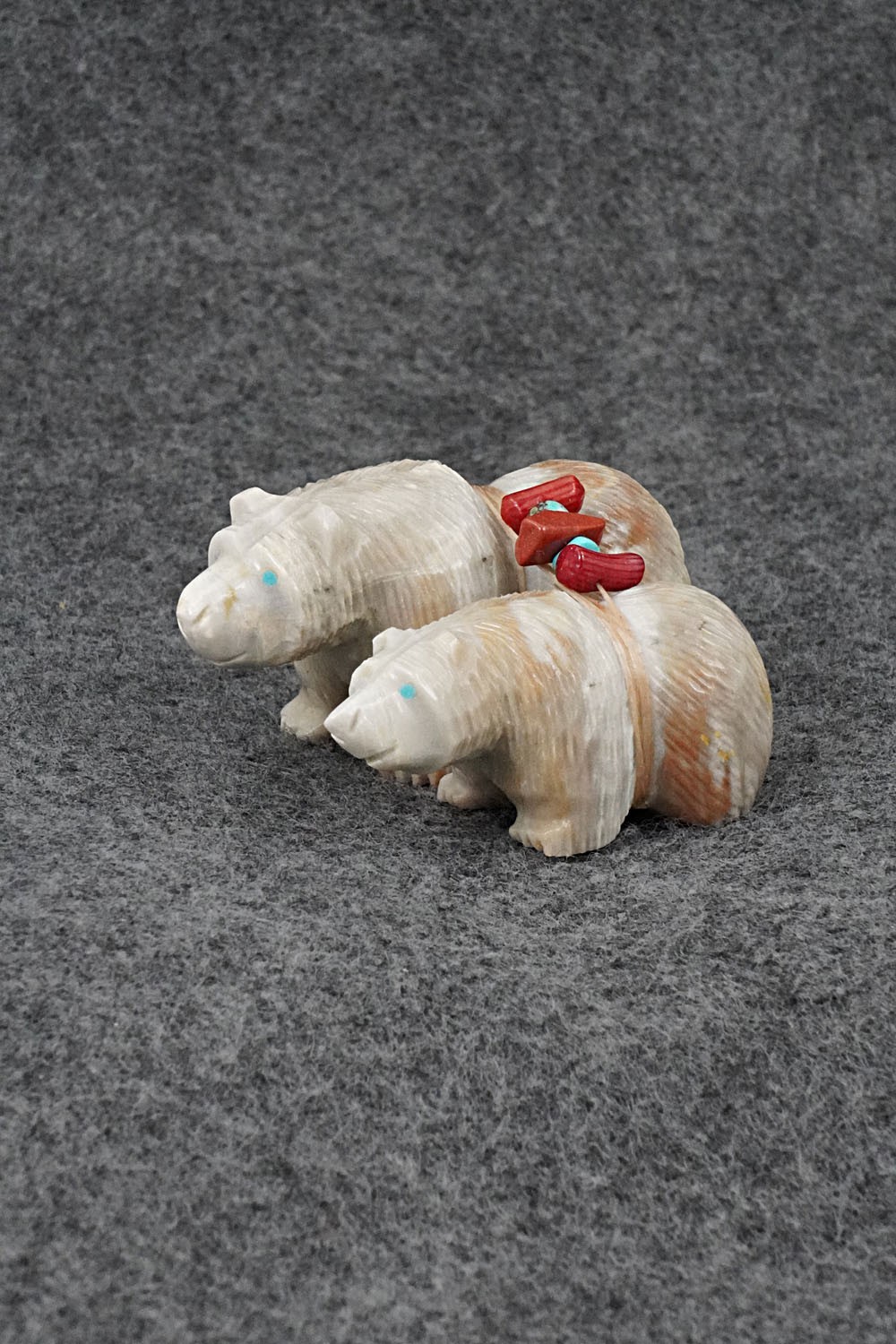 Bear Zuni Fetish Carving - Farlan & Paulette Quam Bear Zuni Fetish Carving - Farlan & Paulette Quam