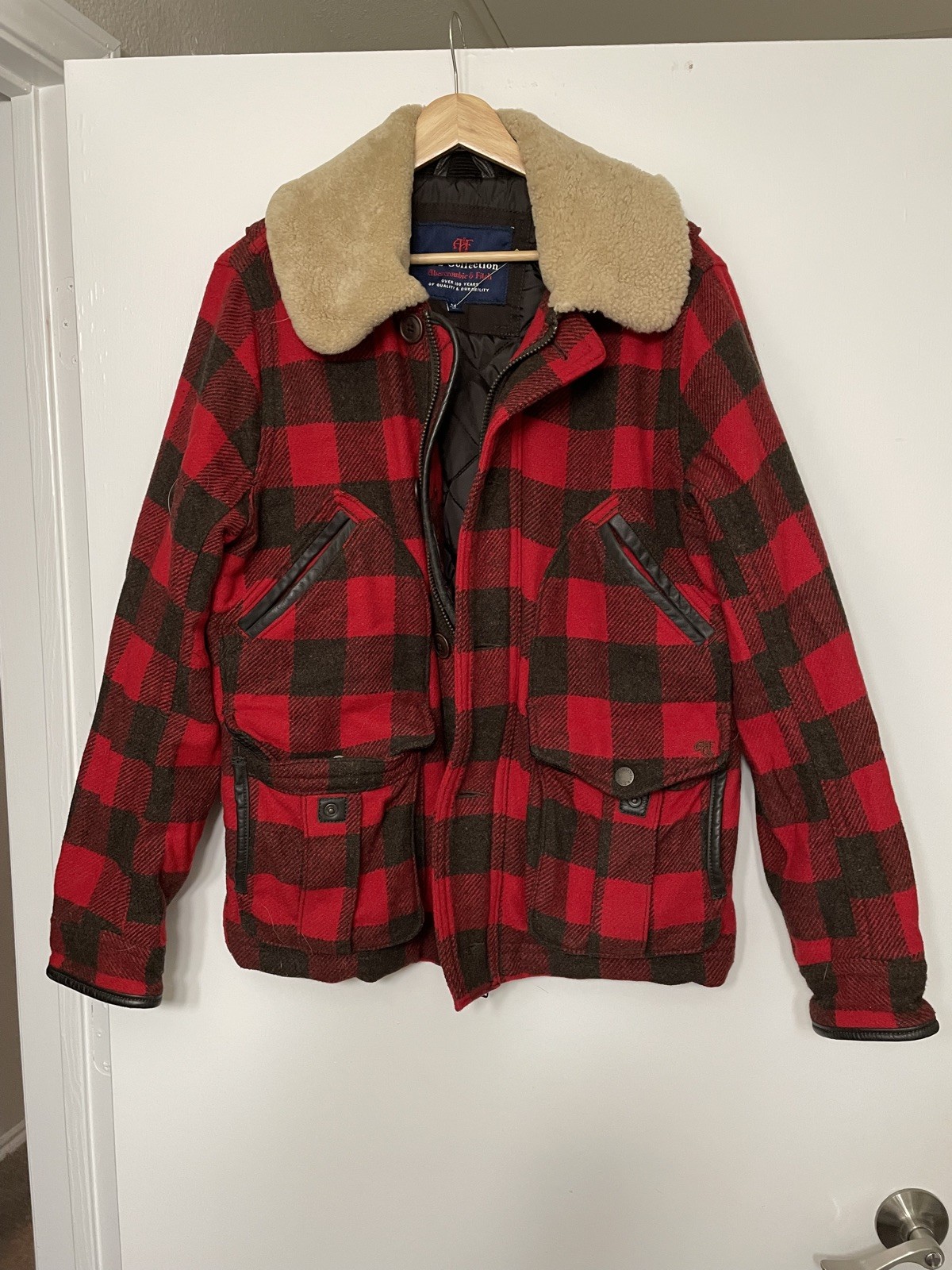 Abercrombie Fitch 1892 Collection Wool  collar Medium mackinaw style Red Coat 