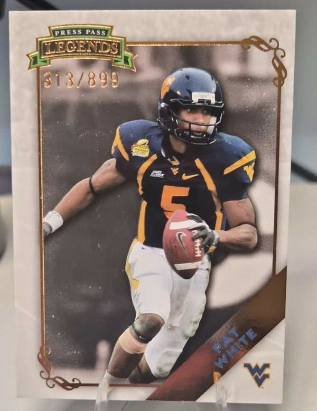 2009 Press Pass Legends - Pat White #60 Bronze /899 (RC) 2009 Press Pass Legends - Pat White #60 Bronze /899 (RC)