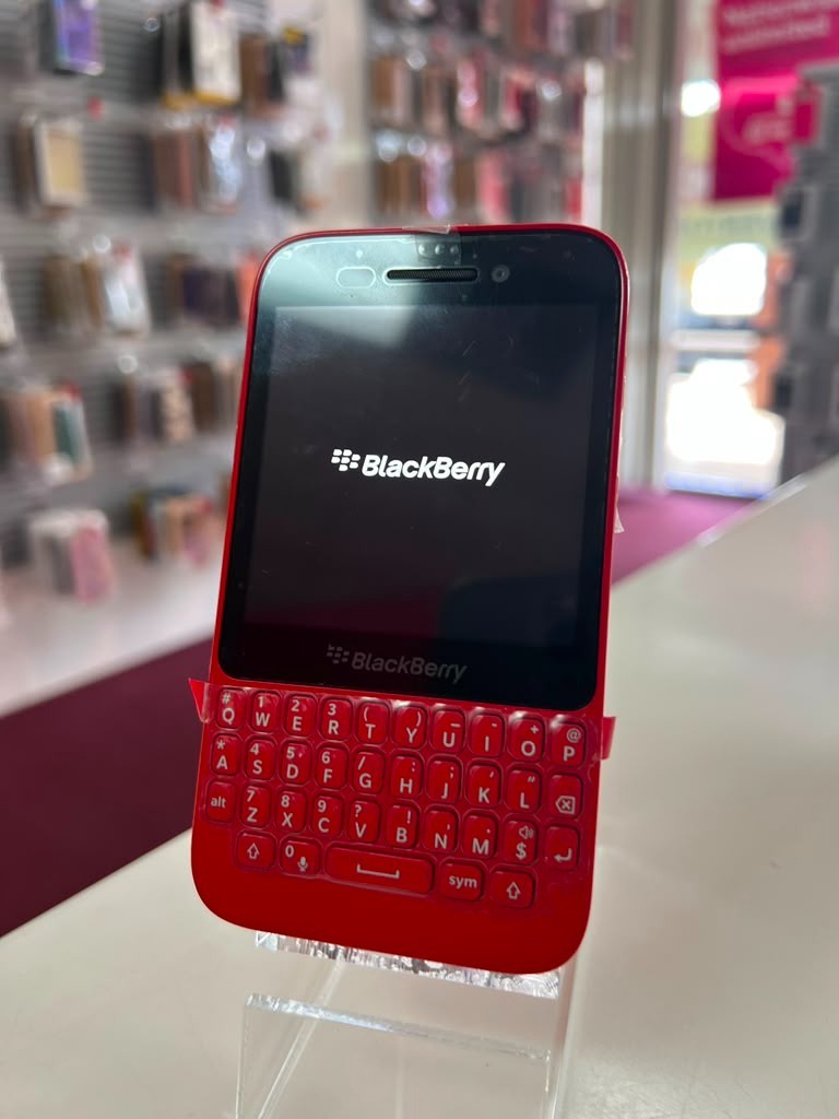 BlackBerry Q5 - Used - QWERTY BlackBerry Q5 - Used - QWERTY