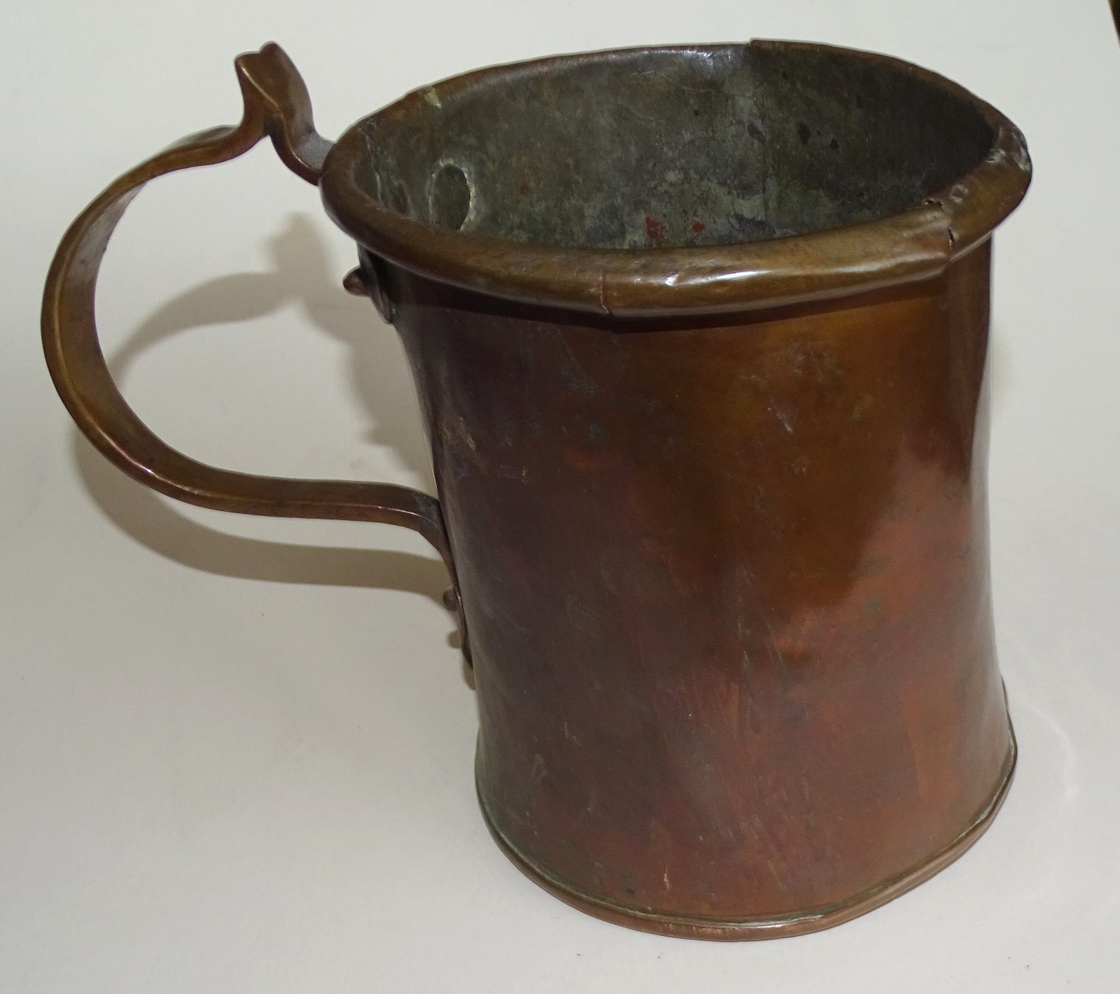 Antique 19th-century copper tavern mug? riveted side handle (primitive looking) Antique 19th-century copper tavern mug? riveted side handle (primitive looking)