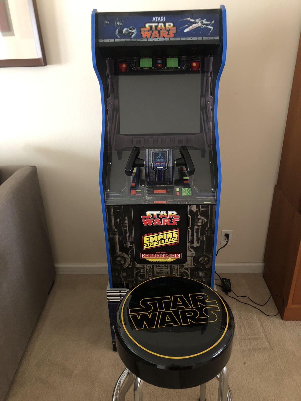 Arcade1up Star Wars Arcade Atari Edition with Light Up Marquee and Stool Arcade1up Star Wars Arcade Atari Edition with Light Up Marquee and Stool