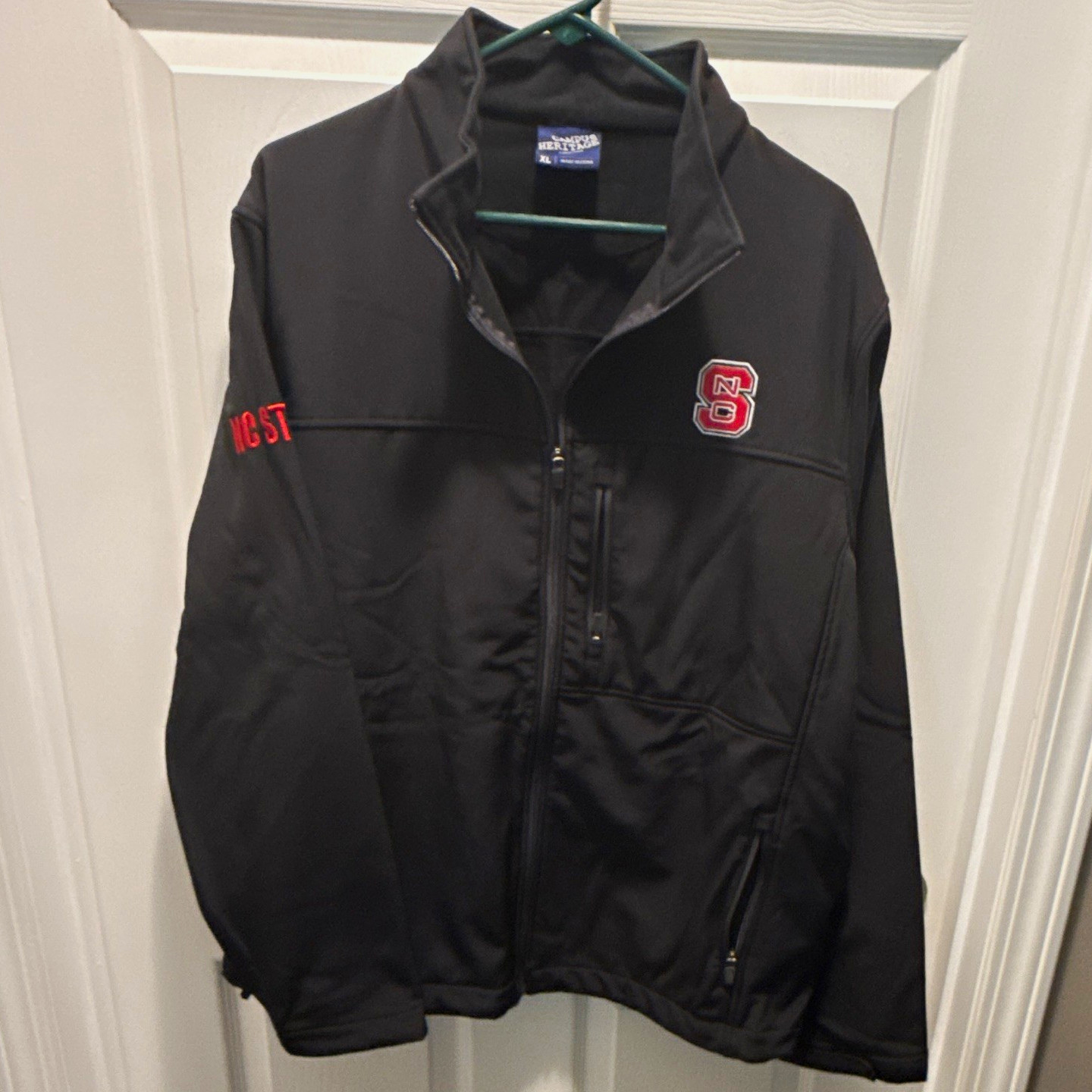 0925      Campus Heritage NC State Wolfpack Black Full Zip Jacket - Size XL