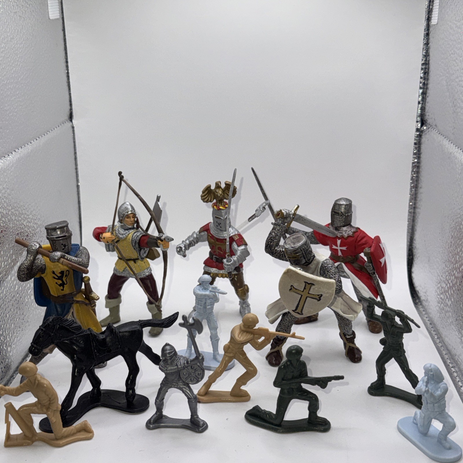 Papo/Schleich Medieval Knights Action Figures Lot of 5 See Pictures Please Read