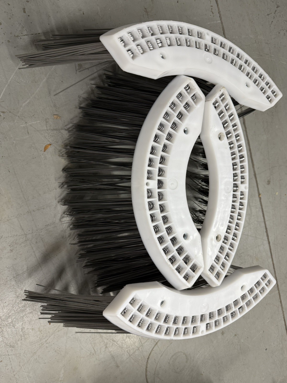TYM 500392 4-Section Wire Gutter Broom for Tymco 600 Sweepers TYM 500392 4-Section Wire Gutter Broom for Tymco 600 Sweepers