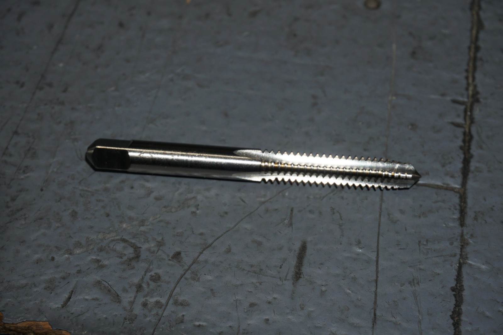 Cle-line C62030 1/4-20 0402 Hss Cut Thread Hand Taps Plug, , 1 Pk