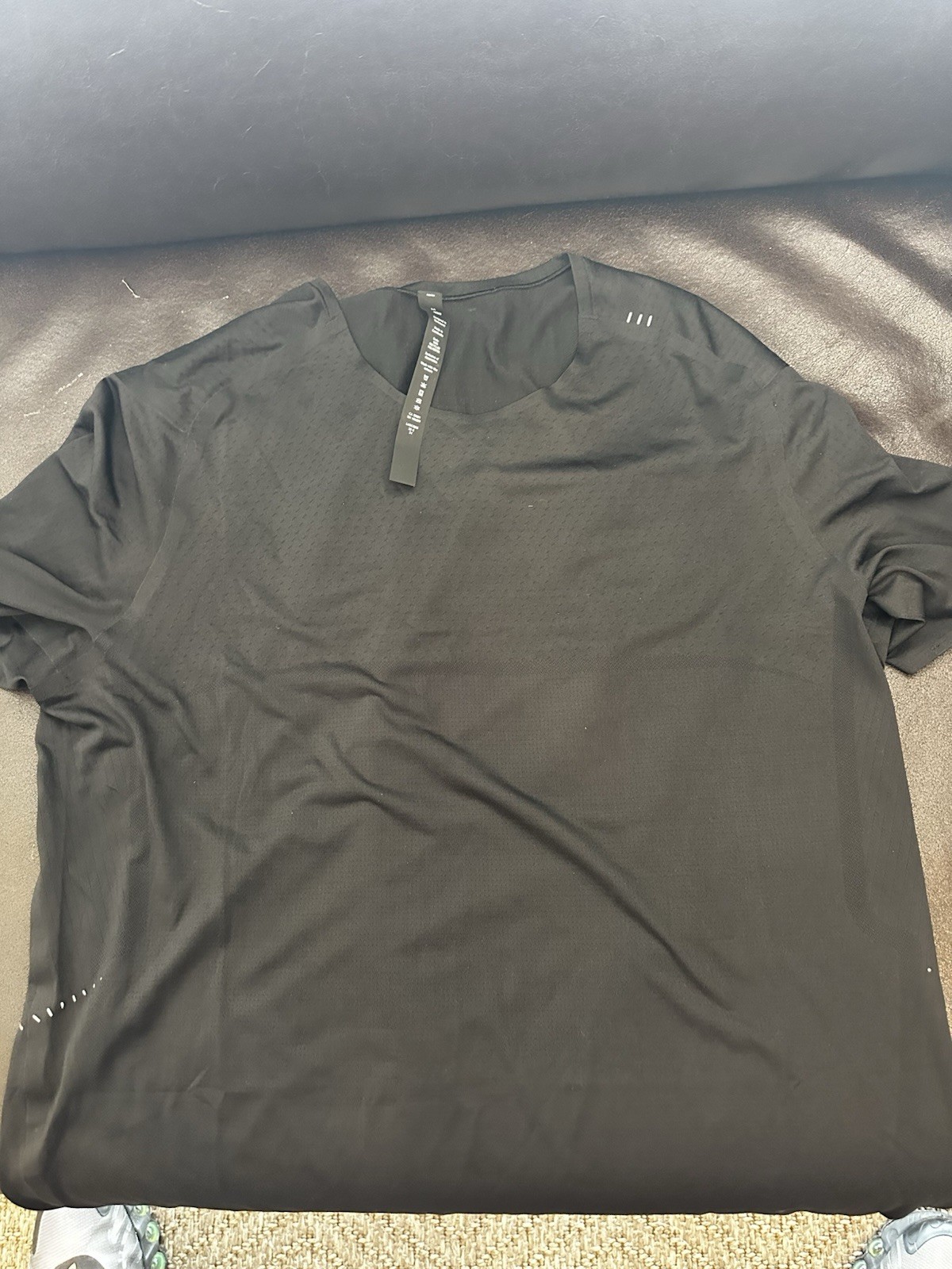 Lululemon Men\'s Black Short Sleeve Shirt