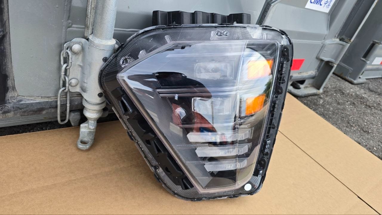 2024 2025 2026 2027 Hyundai Kona OEM Full LED Headlight Left Driver side