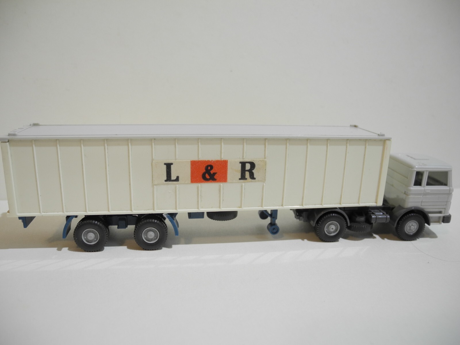 VINTAGE WIKING 1:87 MERCEDES 1620 L&R # 860/1  1968-74 EXCELLENT