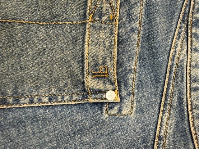 Anthropologie Pilcro The Wanderer Mid-Rise Relaxed Jeans Size 26 Mid Wash